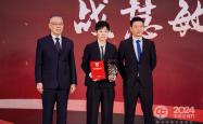 武磊五连胜继续领跑积分榜，切尔西主帅陷下课危机！